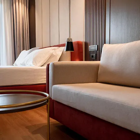 מלון Morina Palace 5*