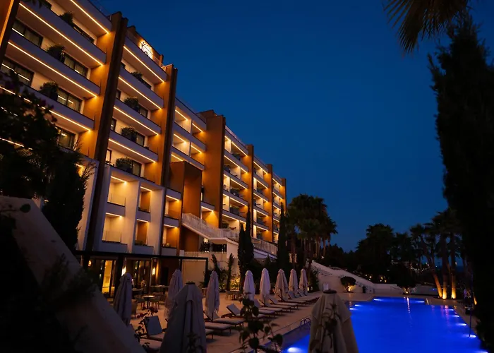 Morina Palace Отель Дхерми
